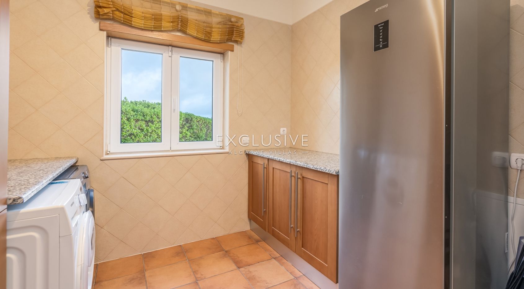 3 + 2 bedroom villa with stunning views in Lagos, Algarve
