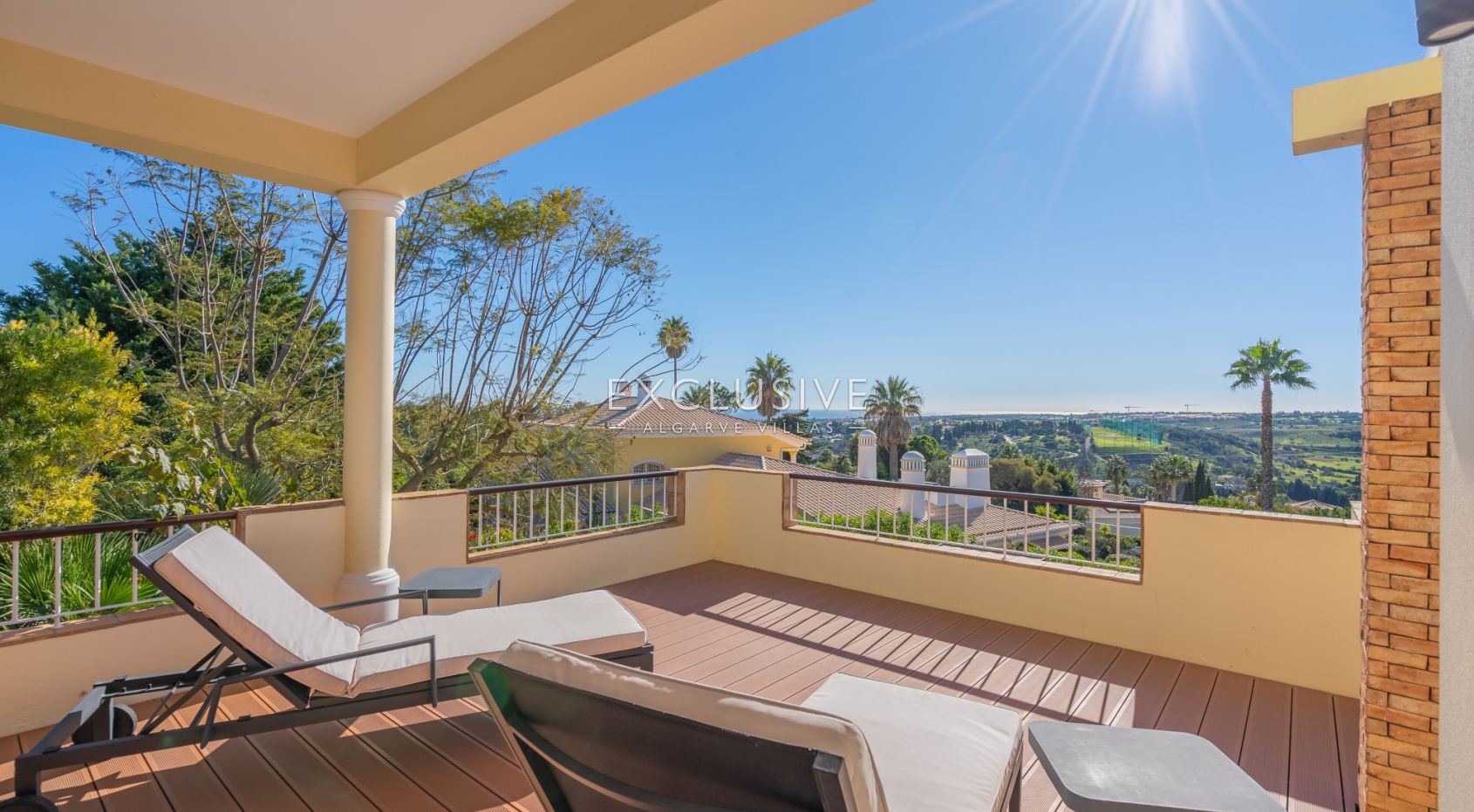 3 + 2 bedroom villa with stunning views in Lagos, Algarve
