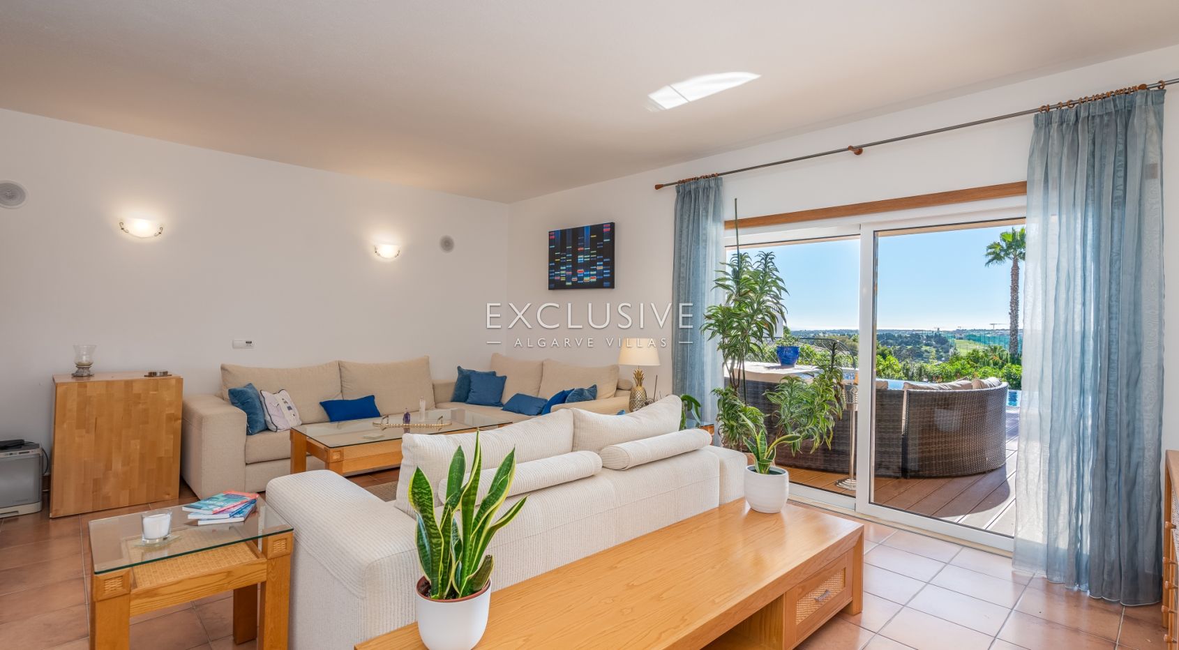 3 + 2 bedroom villa with stunning views in Lagos, Algarve