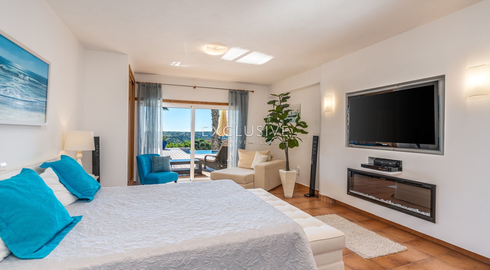 3 + 2 bedroom villa with stunning views in Lagos, Algarve