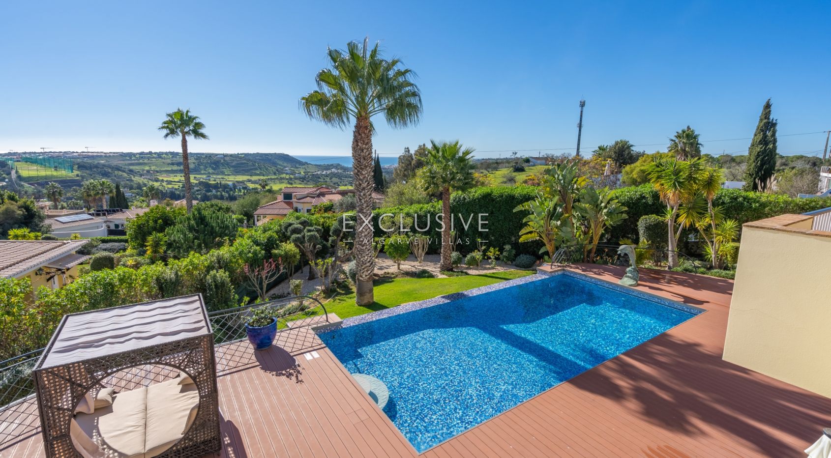 3 + 2 bedroom villa with stunning views in Lagos, Algarve