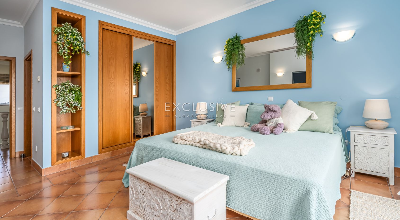 3 + 2 bedroom villa with stunning views in Lagos, Algarve