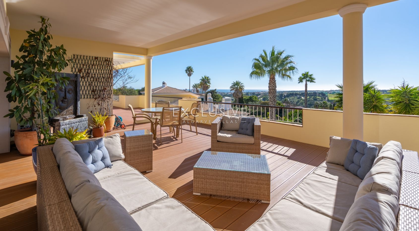 3 + 2 bedroom villa with stunning views in Lagos, Algarve
