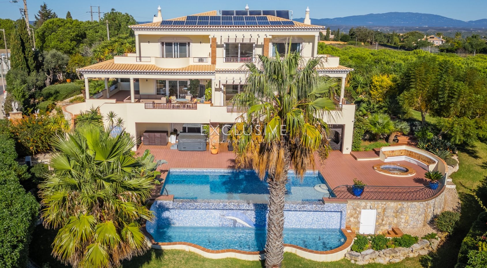 3 + 2 bedroom villa with stunning views in Lagos, Algarve