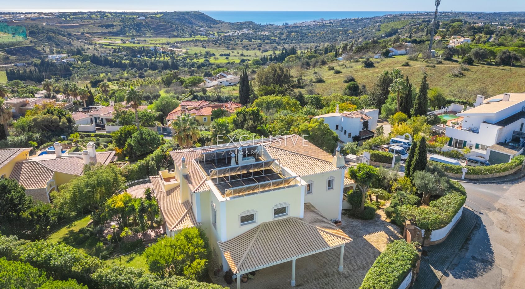 3 + 2 bedroom villa with stunning views in Lagos, Algarve