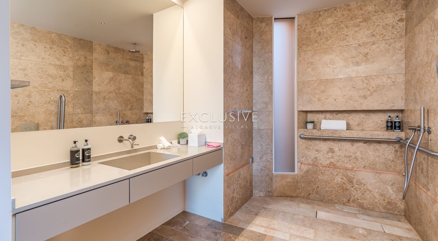 Resale, buy luxury property on Palmares golfcourse resort in Lagos
