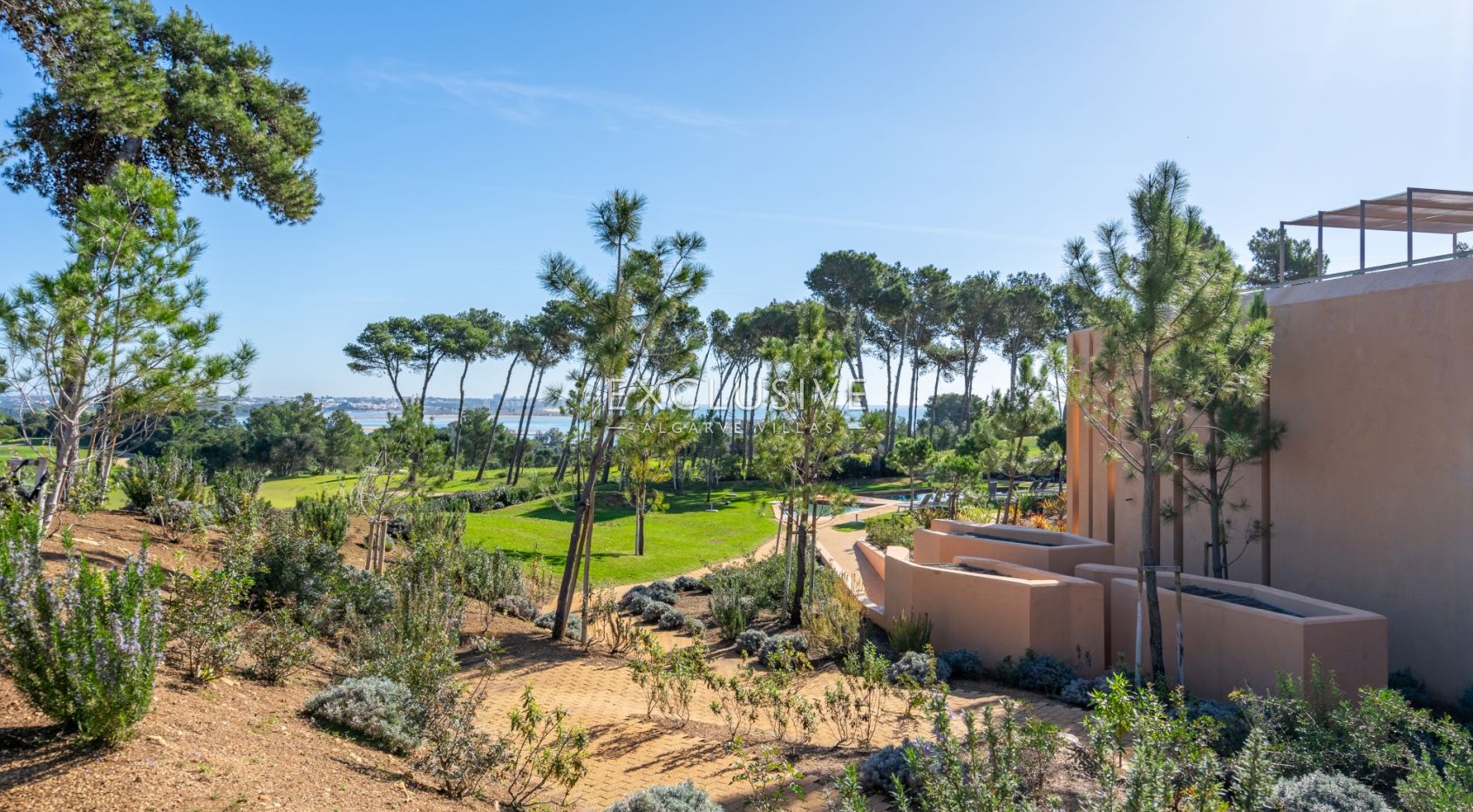 Resale, buy luxury property on Palmares golfcourse resort in Lagos