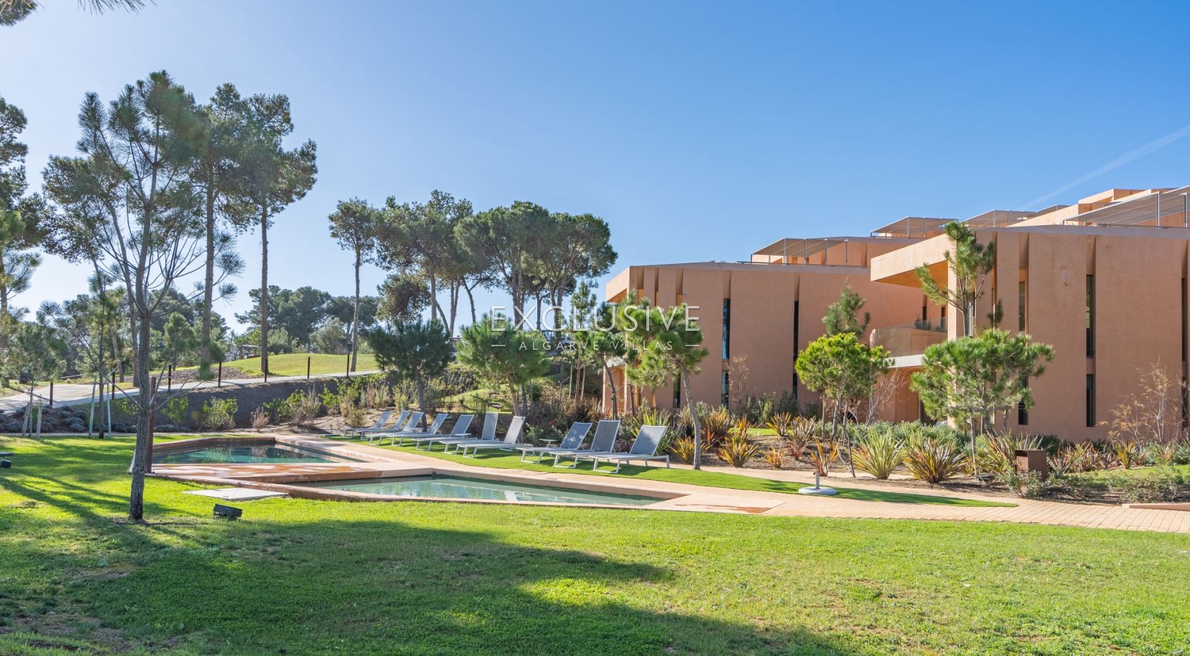 Resale, buy luxury property on Palmares golfcourse resort in Lagos