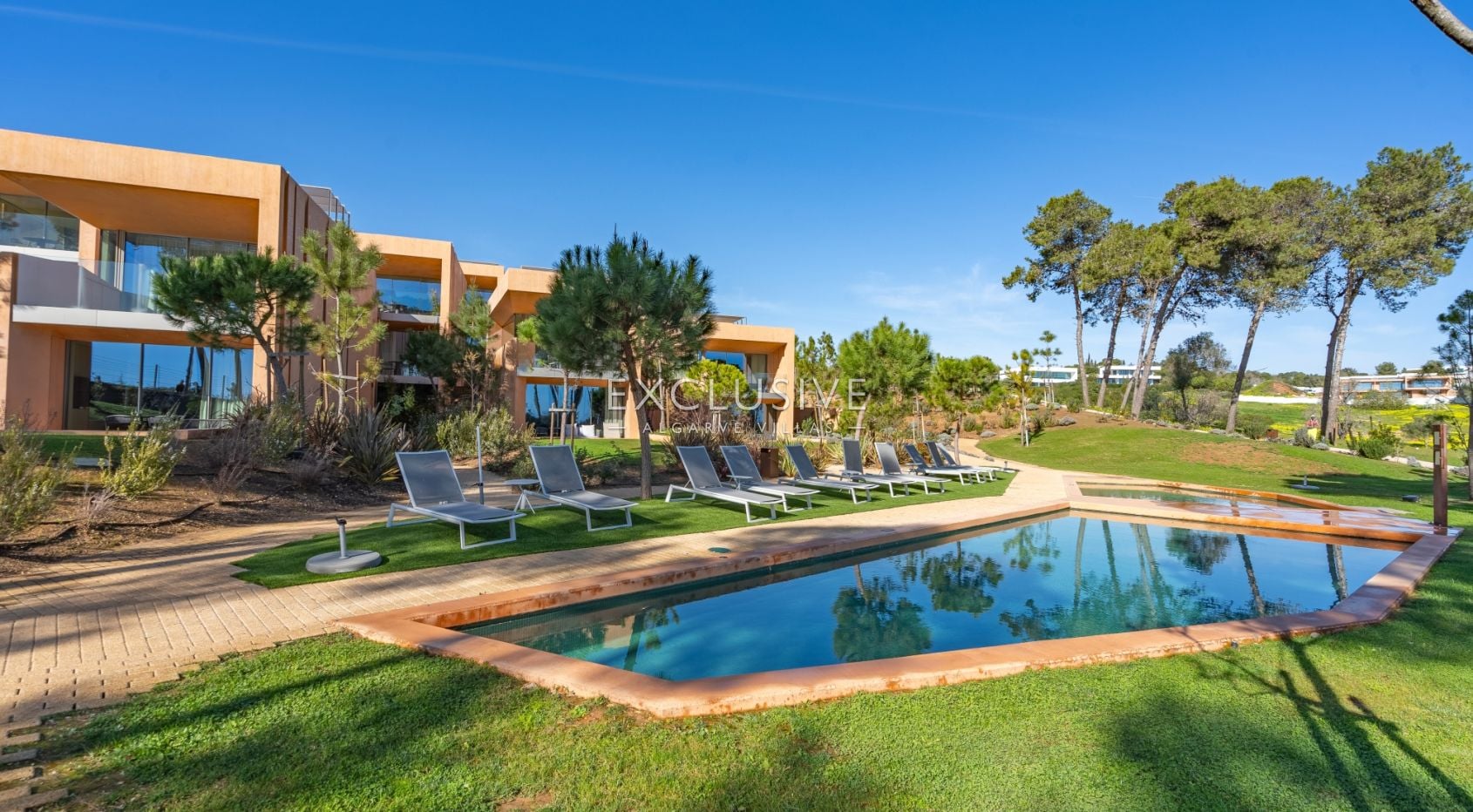 Resale, buy luxury property on Palmares golfcourse resort in Lagos