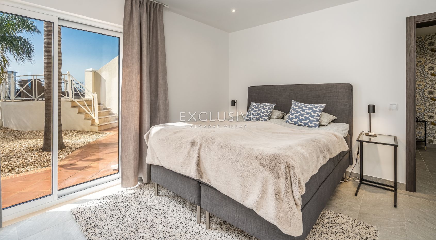 4+3 bedroom first line ocean front villa with cliff and sea views Carvoeiro, Algarve
