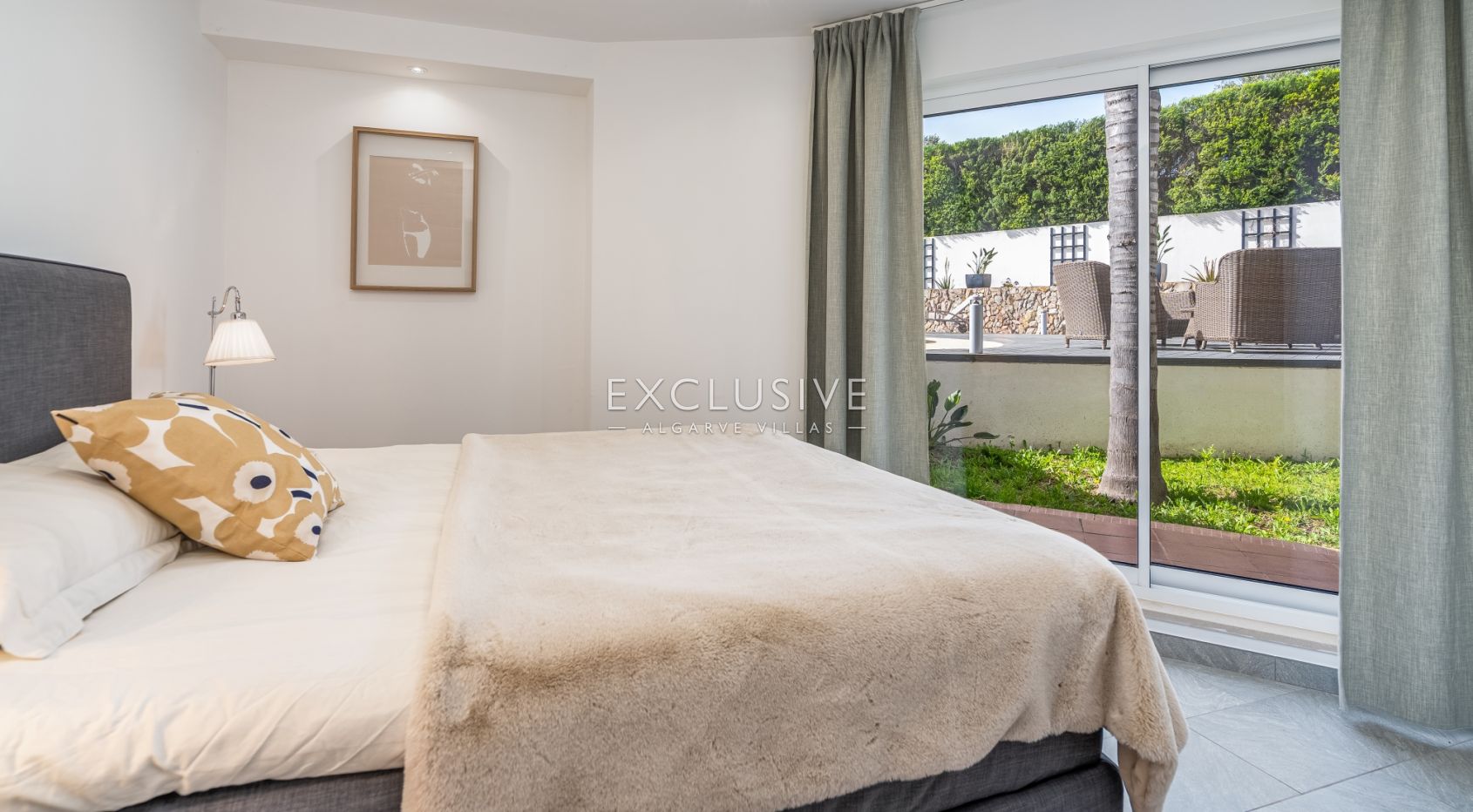 4+3 bedroom first line ocean front villa with cliff and sea views Carvoeiro, Algarve