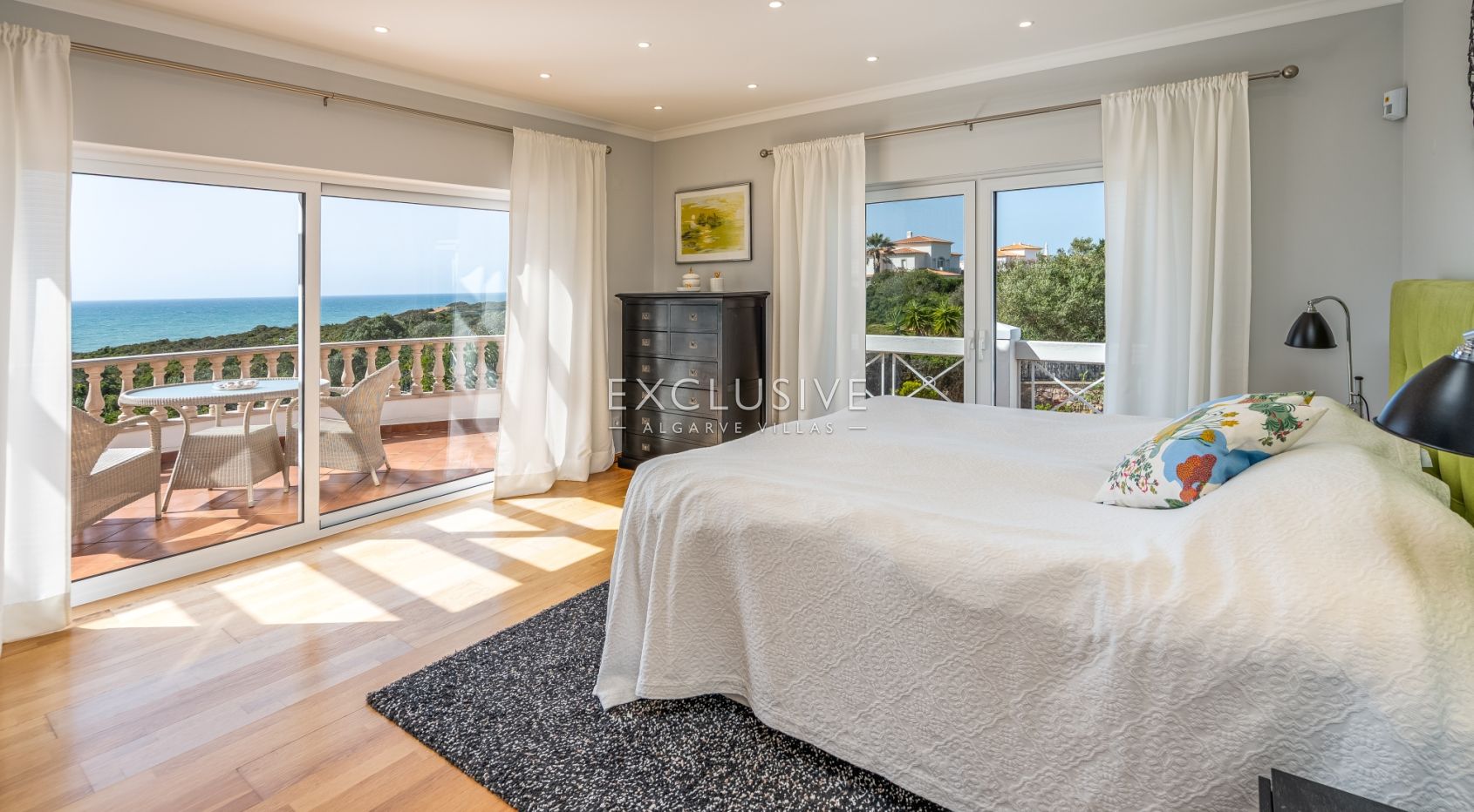4+3 bedroom first line ocean front villa with cliff and sea views Carvoeiro, Algarve