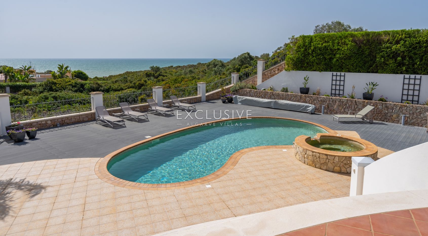 4+3 bedroom first line ocean front villa with cliff and sea views Carvoeiro, Algarve