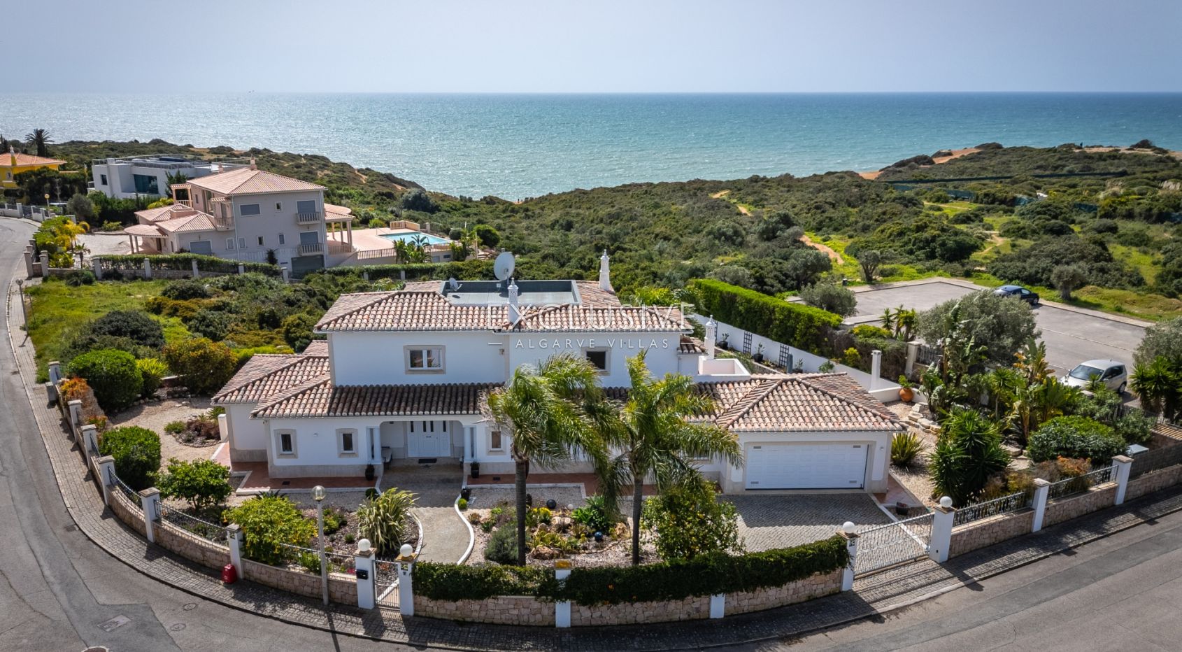 4+3 bedroom first line ocean front villa with cliff and sea views Carvoeiro, Algarve