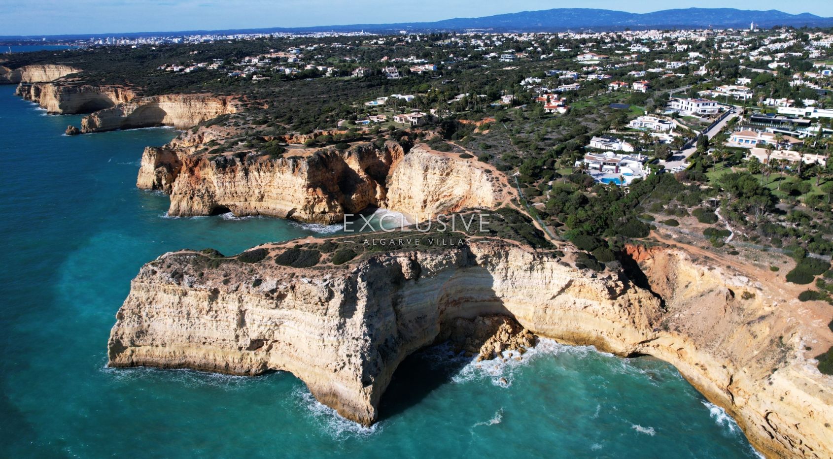 4 bedroom contemporary villa with pool and sea views in Carvoeiro, Algarve