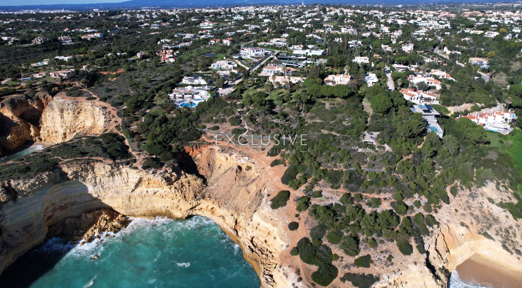 4 bedroom contemporary villa with pool and sea views in Carvoeiro, Algarve