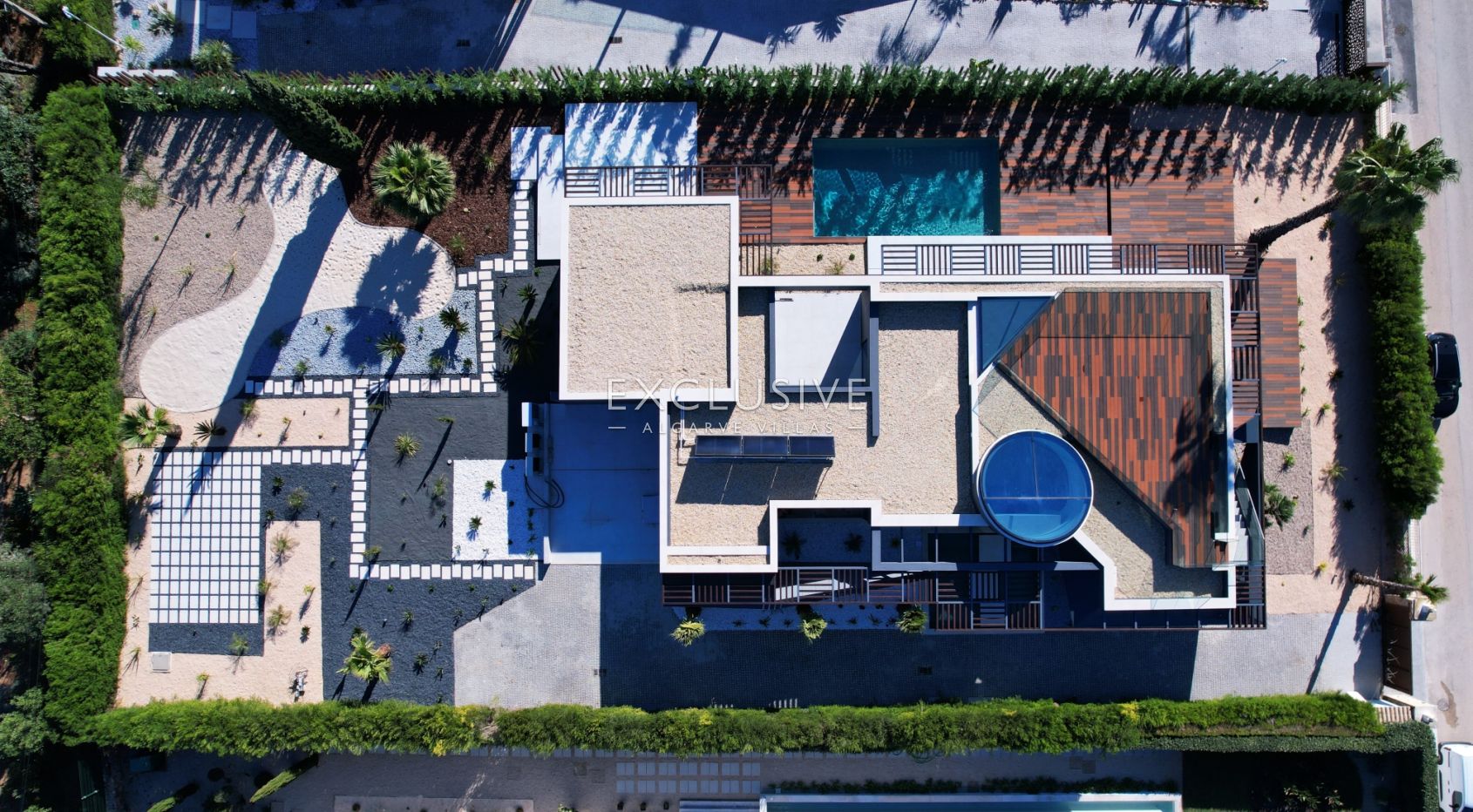 4 bedroom contemporary villa with pool and sea views in Carvoeiro, Algarve