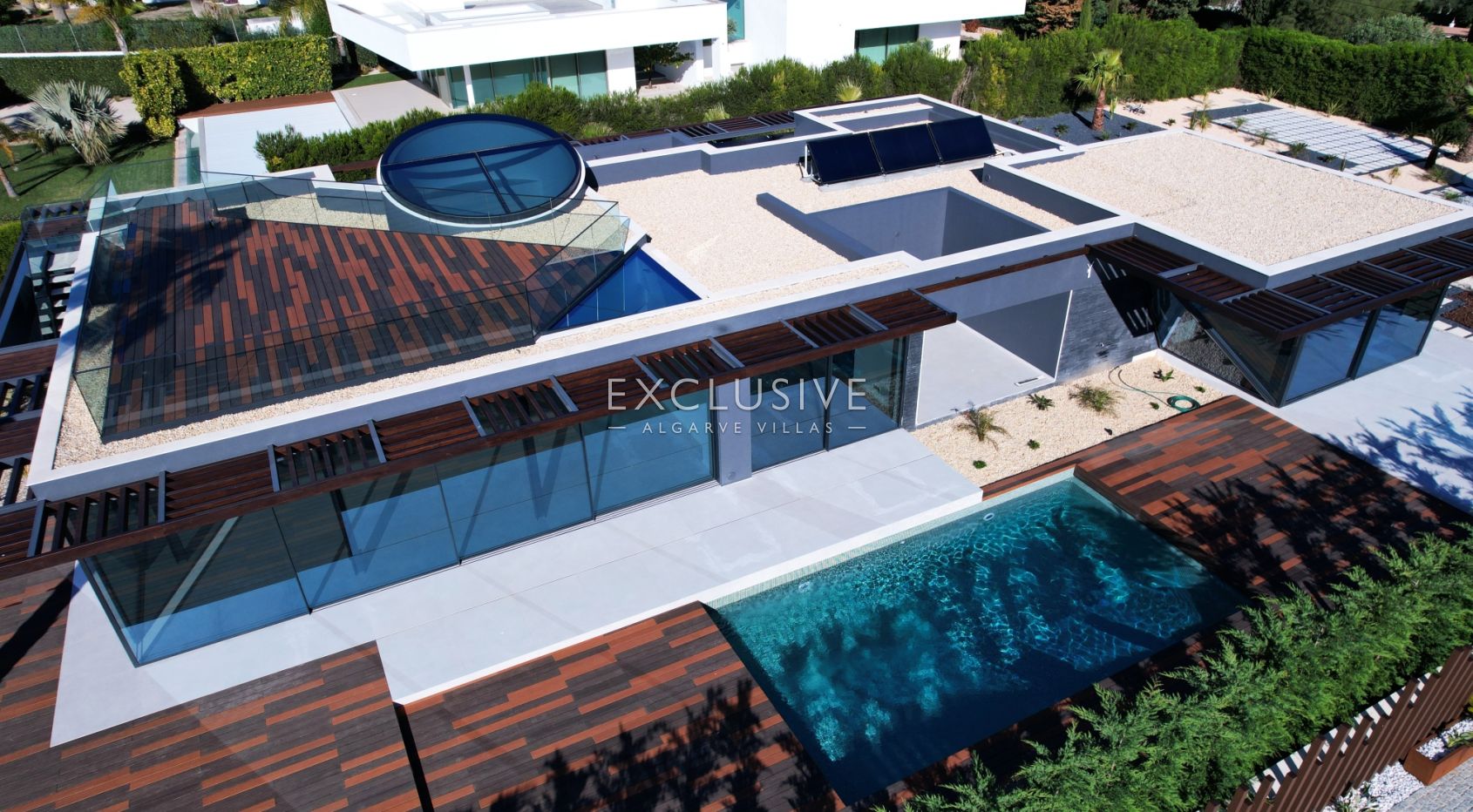 4 bedroom contemporary villa with pool and sea views in Carvoeiro, Algarve