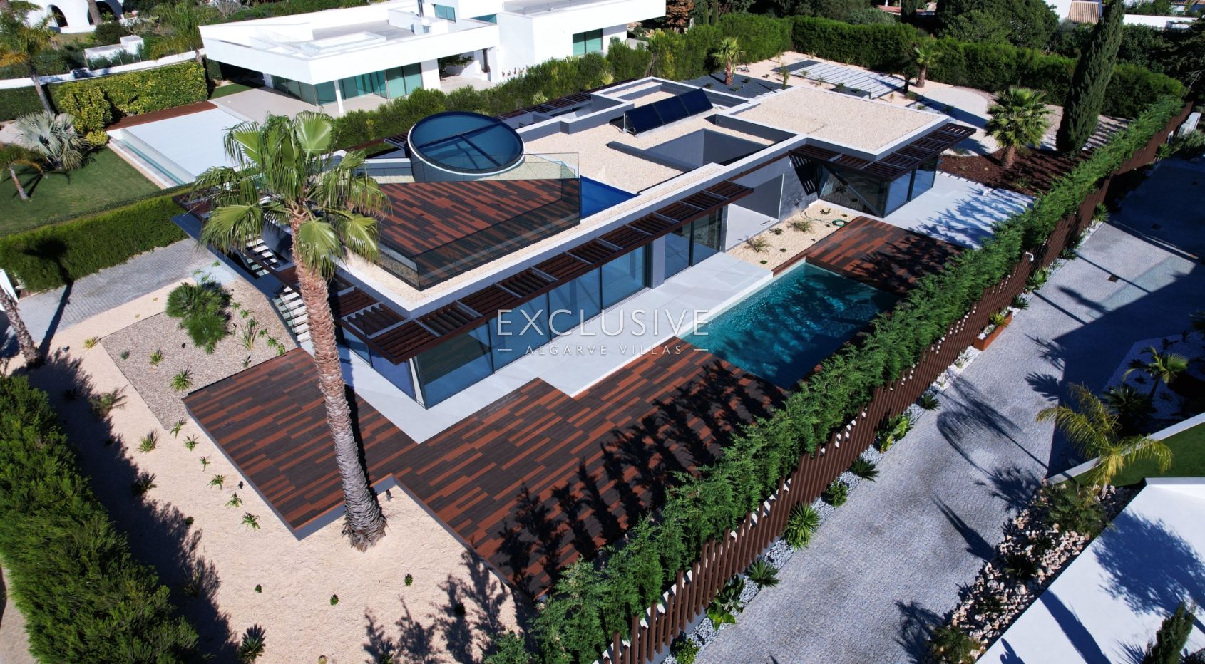 4 bedroom contemporary villa with pool and sea views in Carvoeiro, Algarve