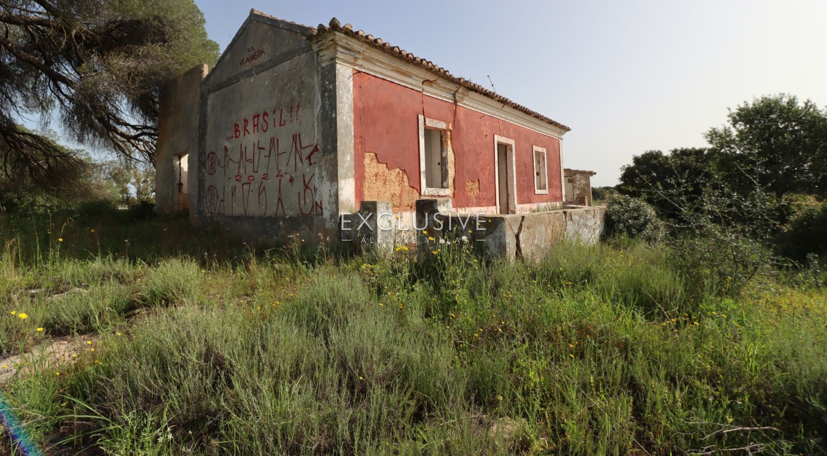 Large plot for construction with approved project, Lagoa, Algarve