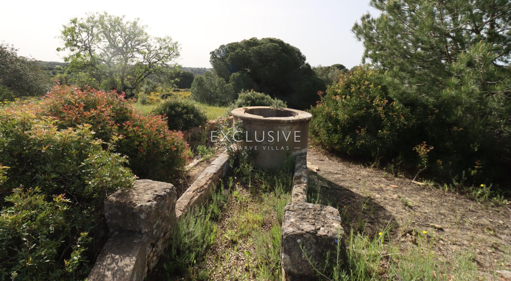 Large plot for construction with approved project, Lagoa, Algarve