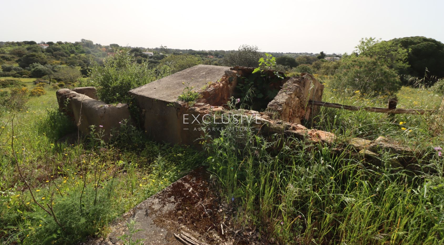 Large plot for construction with approved project, Lagoa, Algarve