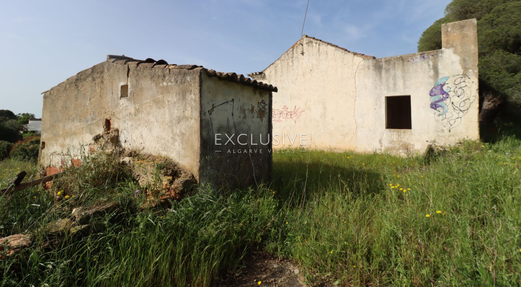 Large plot for construction with approved project, Lagoa, Algarve