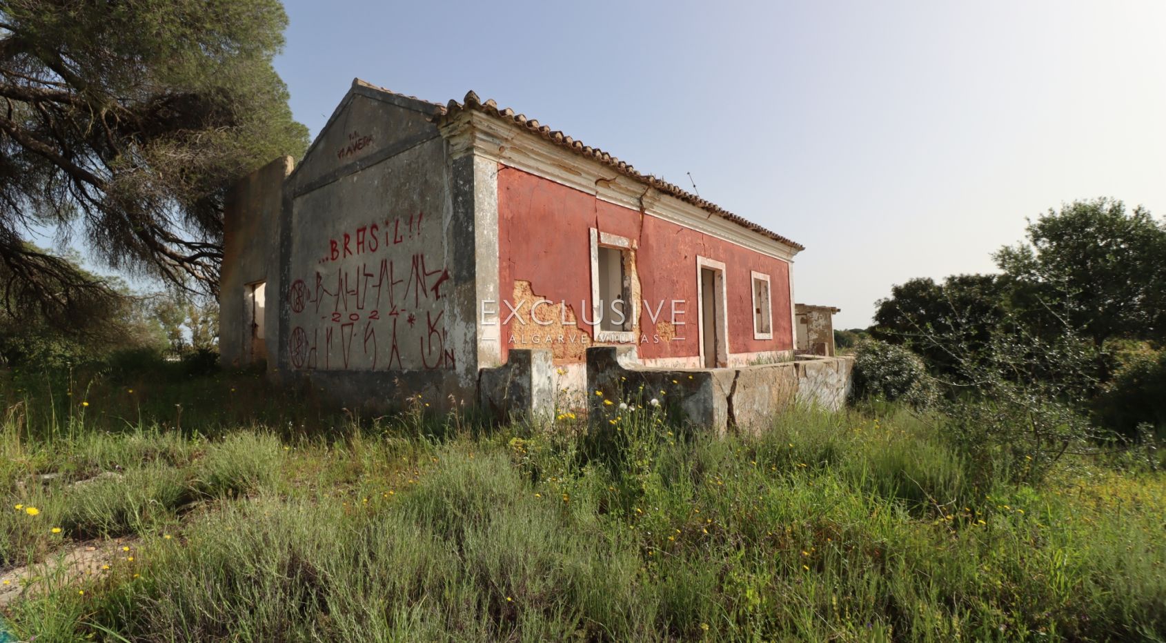 Large plot for construction with approved project, Lagoa, Algarve