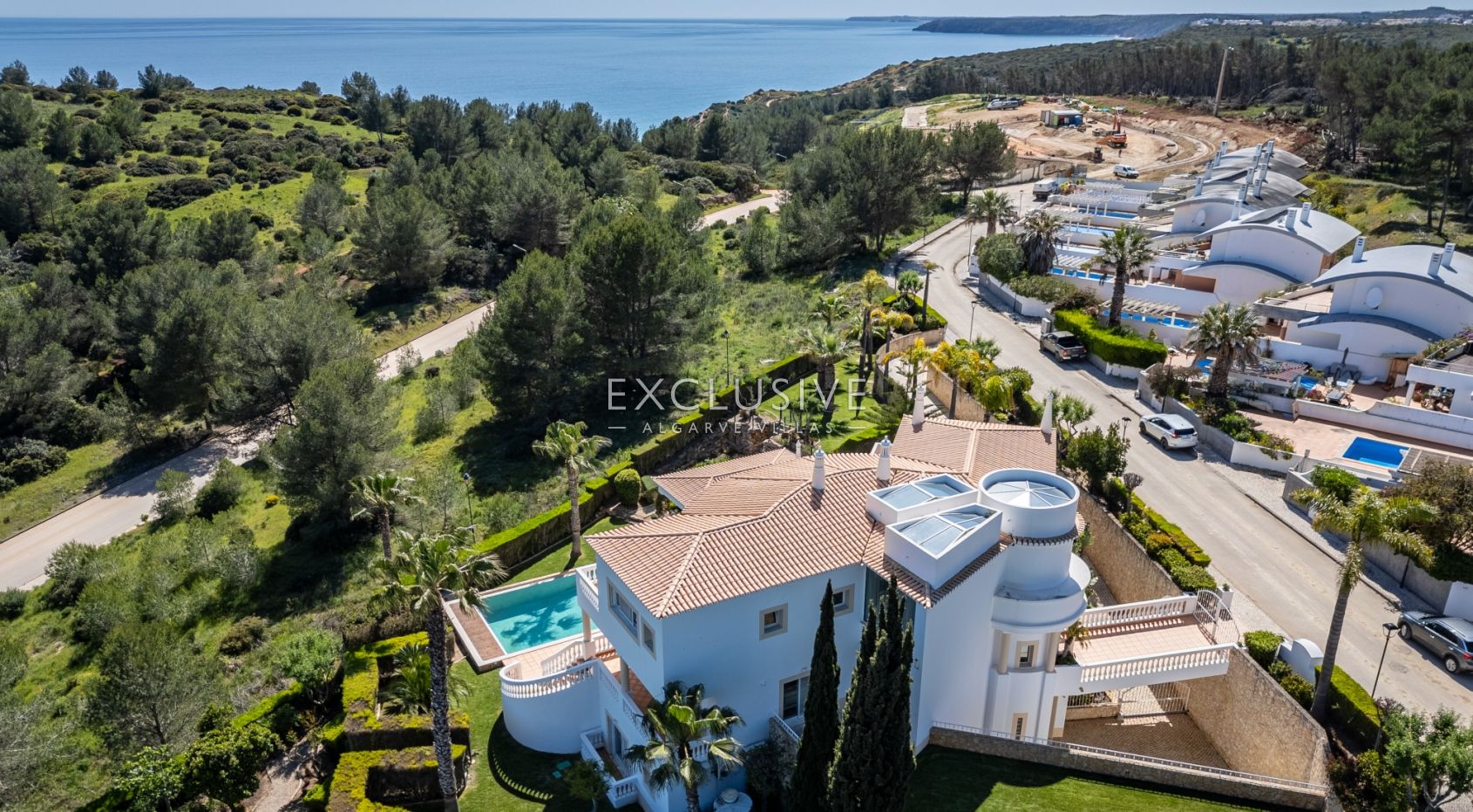 Luxury Coastal Villa with Panoramic Views in Western Algarve Natural Park