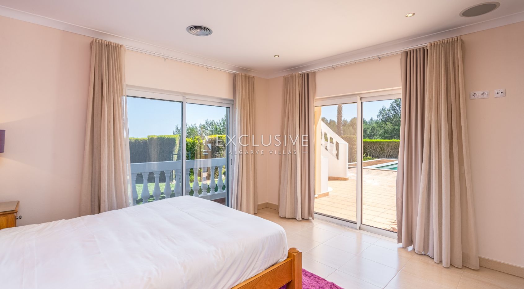Luxury Coastal Villa with Panoramic Views in Western Algarve Natural Park