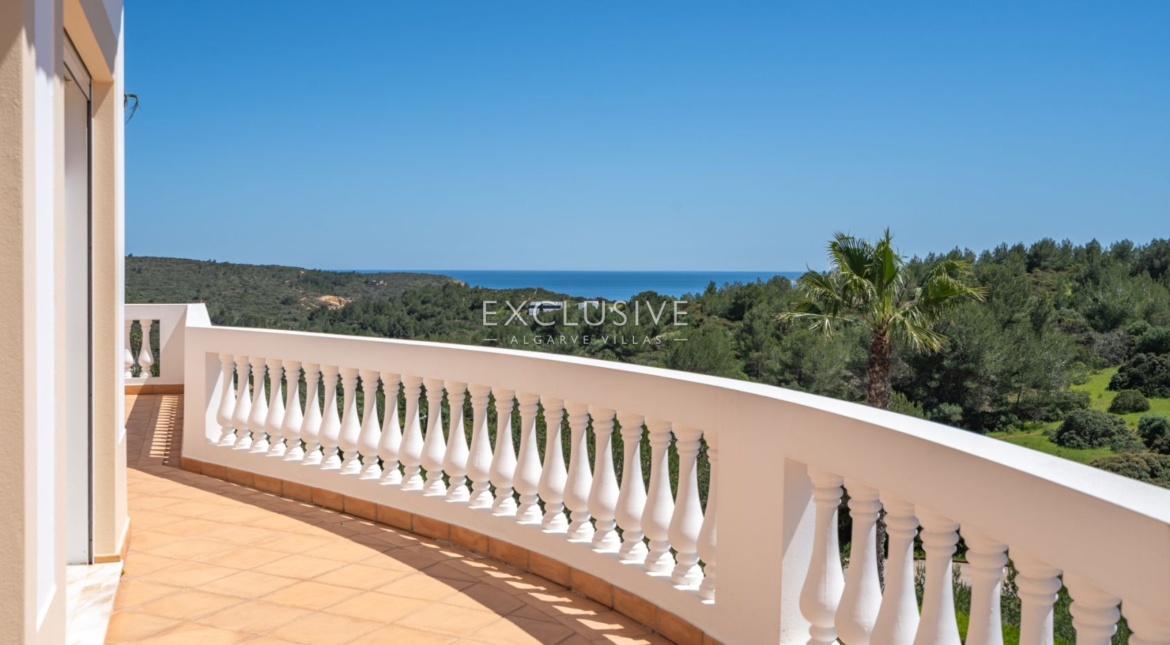 Luxury Coastal Villa with Panoramic Views in Western Algarve Natural Park