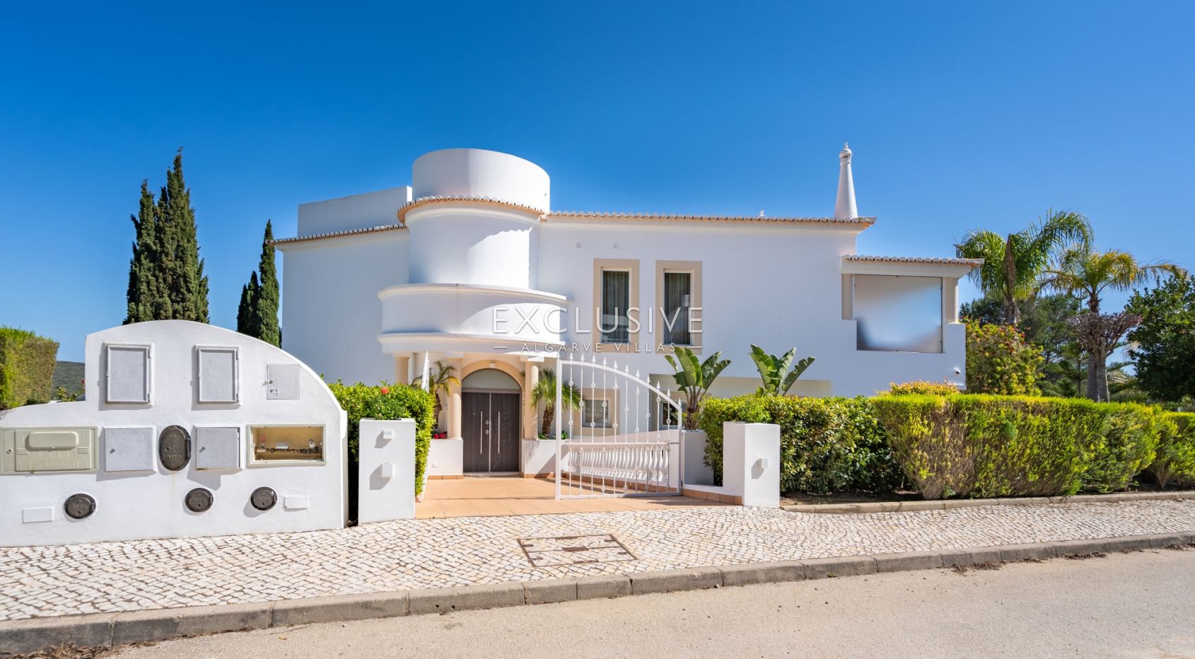 Luxury Coastal Villa with Panoramic Views in Western Algarve Natural Park