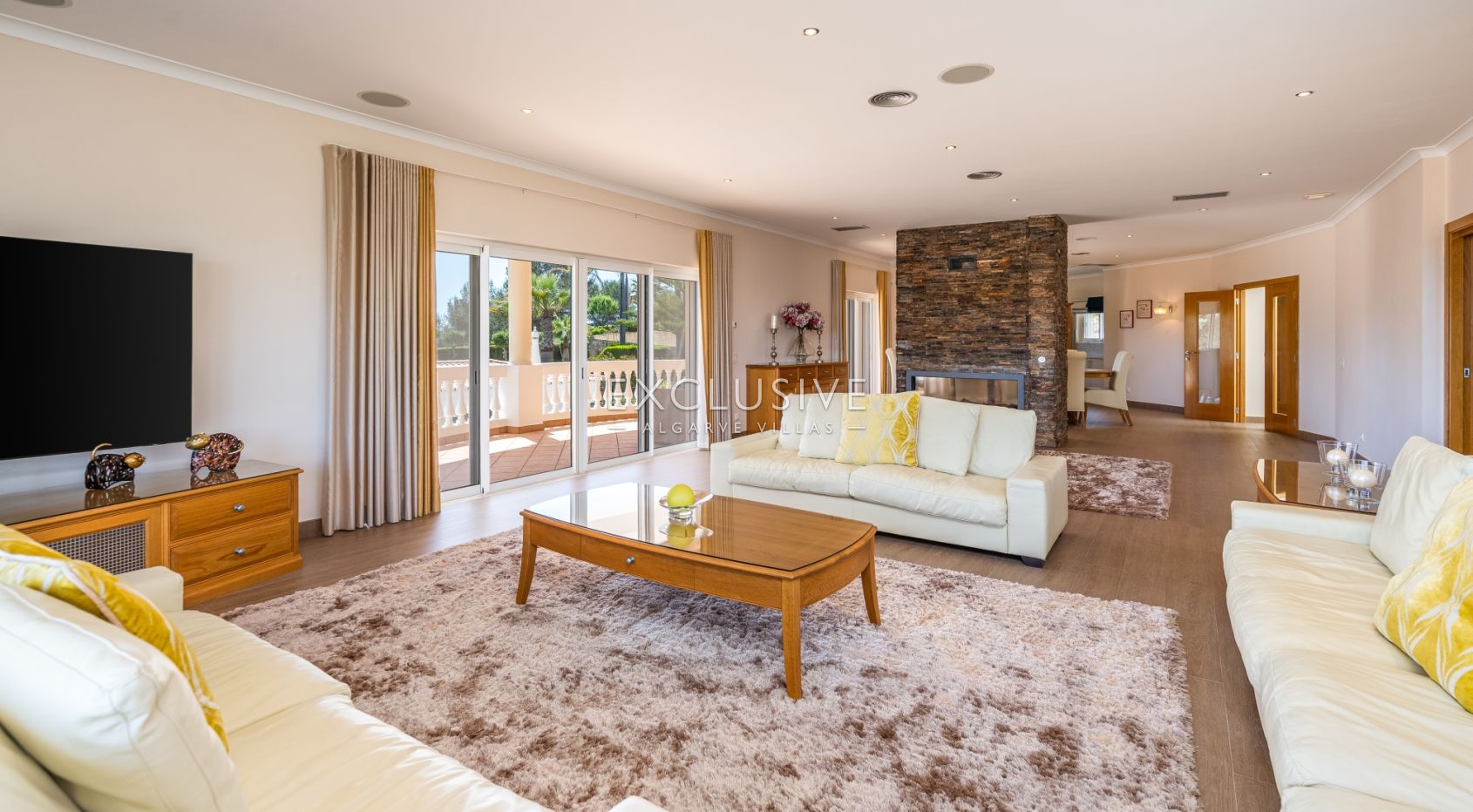 Luxury Coastal Villa with Panoramic Views in Western Algarve Natural Park
