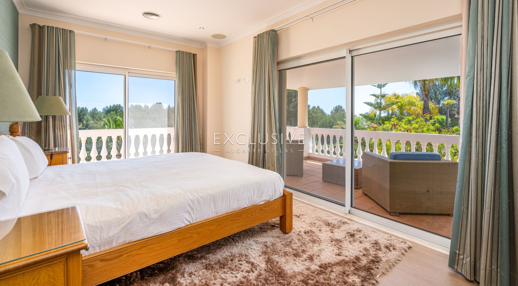 Luxury Coastal Villa with Panoramic Views in Western Algarve Natural Park