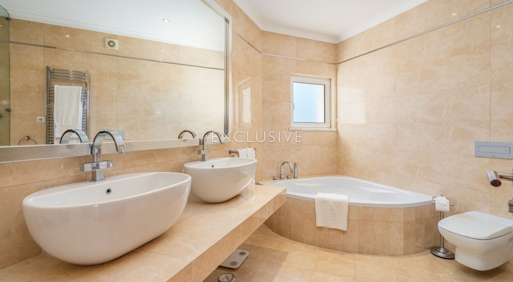 Luxury Coastal Villa with Panoramic Views in Western Algarve Natural Park