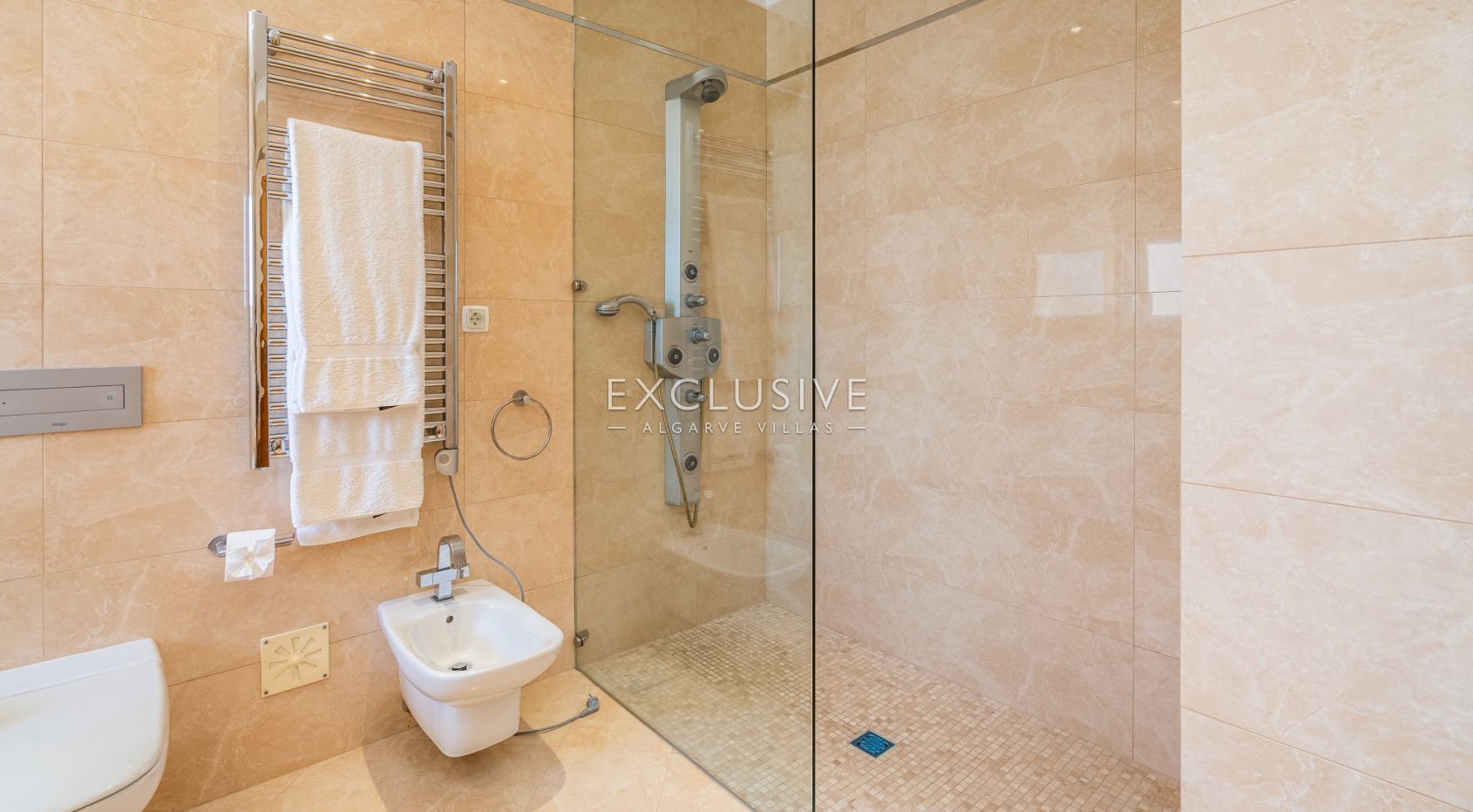 Luxury Coastal Villa with Panoramic Views in Western Algarve Natural Park