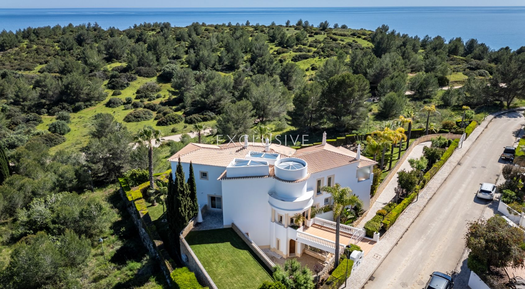 Luxury Coastal Villa with Panoramic Views in Western Algarve Natural Park