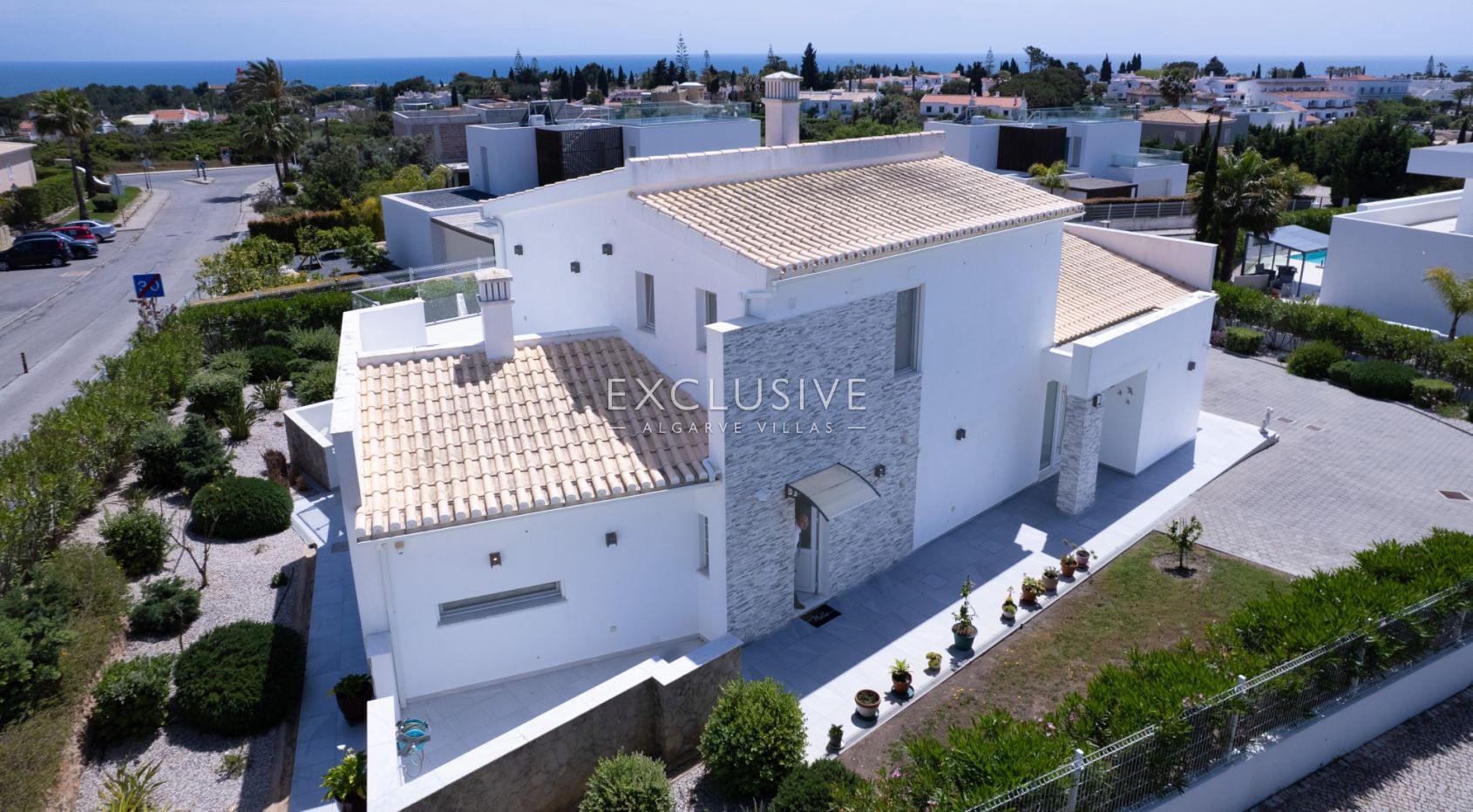 Buy Property in Carvoeiro - Luxury 4 bedroom villa with pool with sea views, Algarve