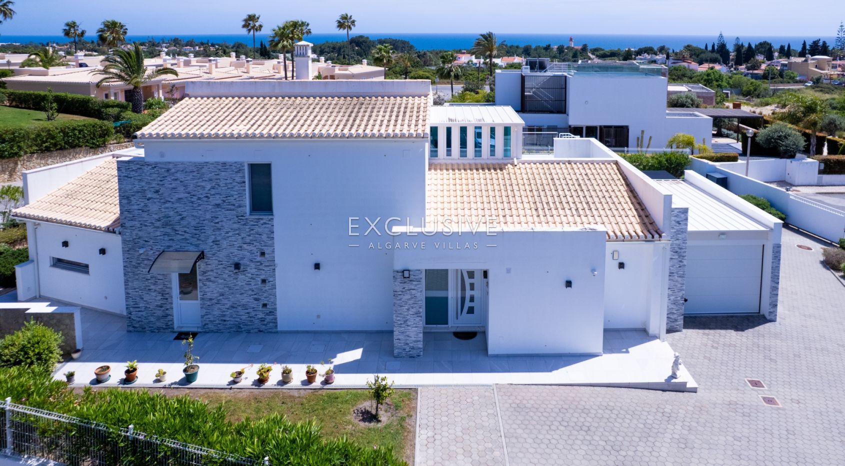 Buy Property in Carvoeiro - Luxury 4 bedroom villa with pool with sea views, Algarve