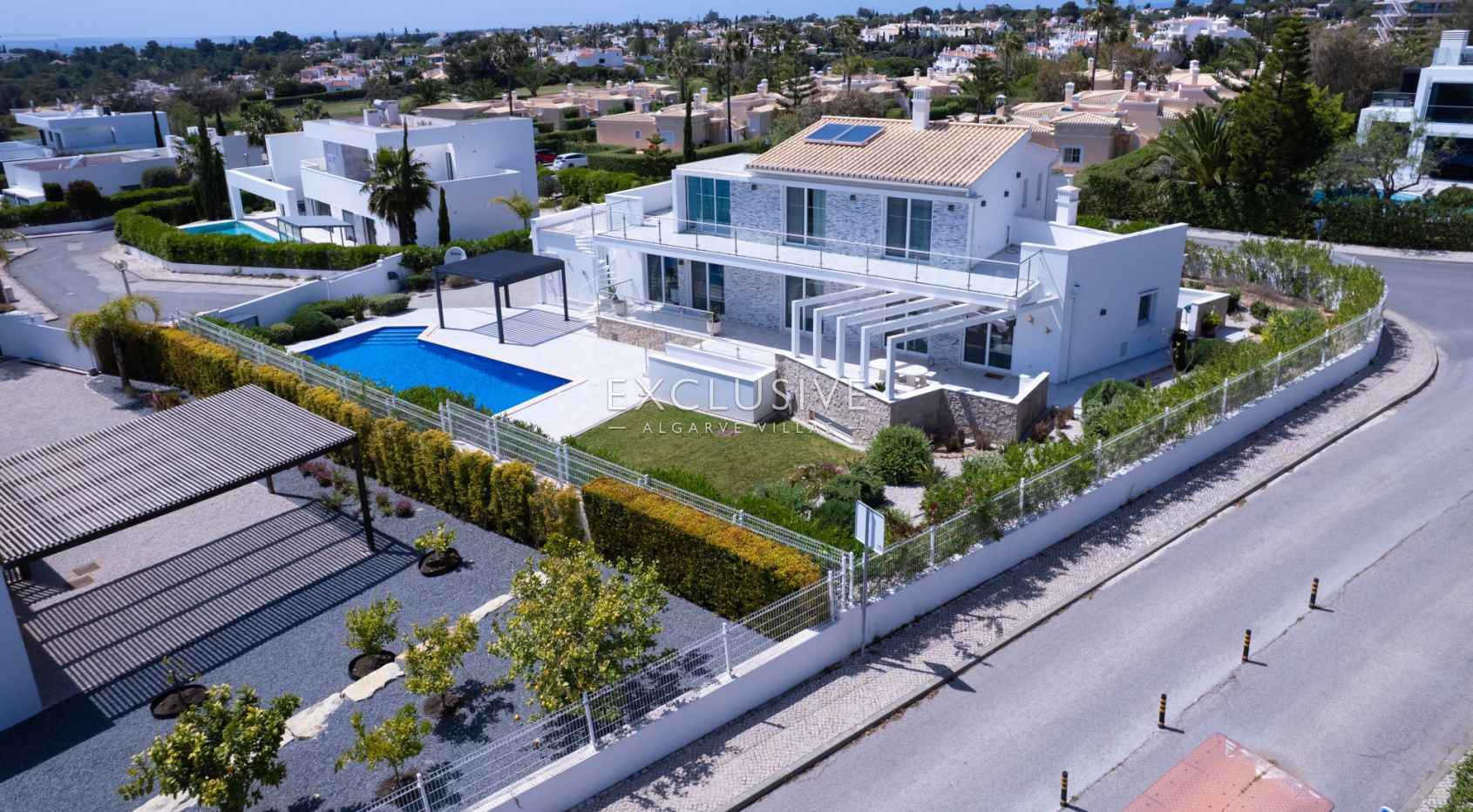 Buy Property in Carvoeiro - Luxury 4 bedroom villa with pool with sea views, Algarve