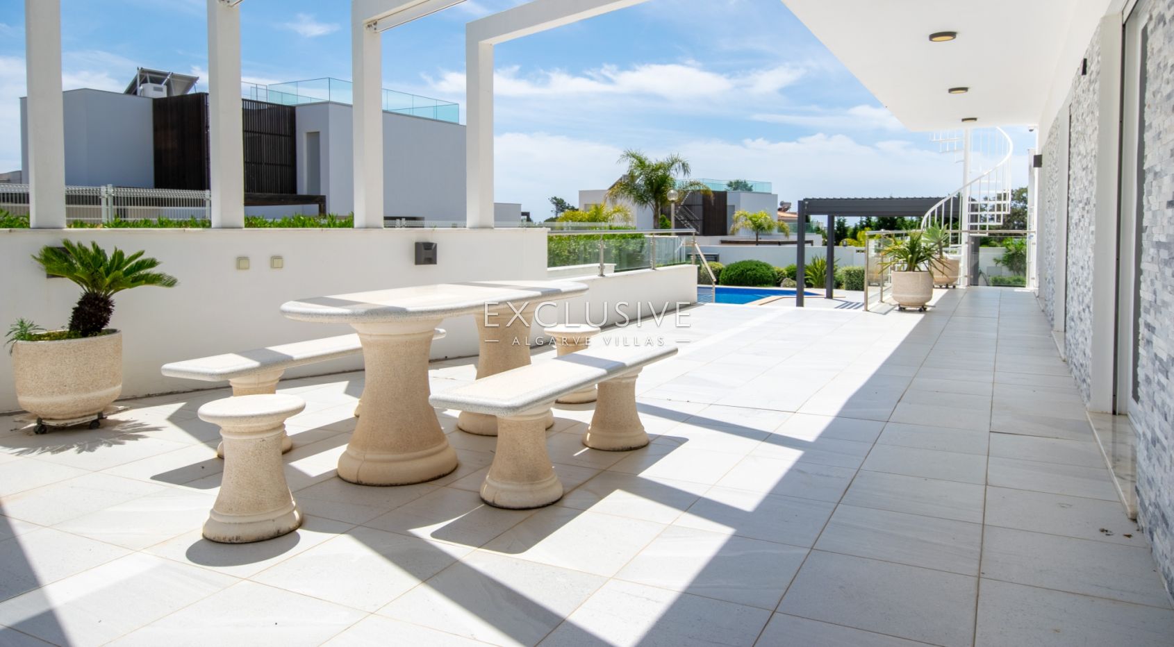 Buy Property in Carvoeiro - Luxury 4 bedroom villa with pool with sea views, Algarve