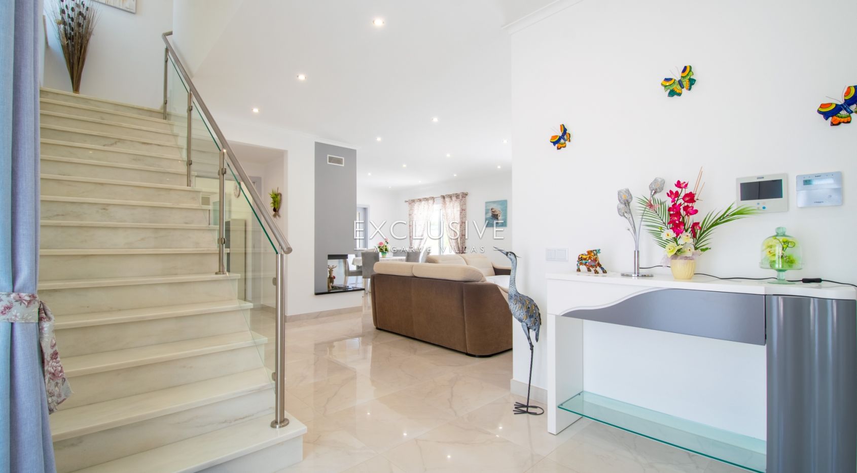 Buy Property in Carvoeiro - Luxury 4 bedroom villa with pool with sea views, Algarve