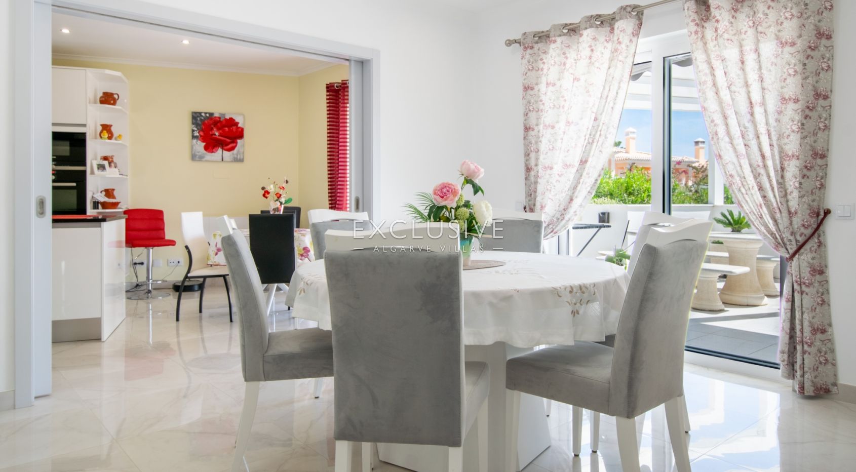 Buy Property in Carvoeiro - Luxury 4 bedroom villa with pool with sea views, Algarve