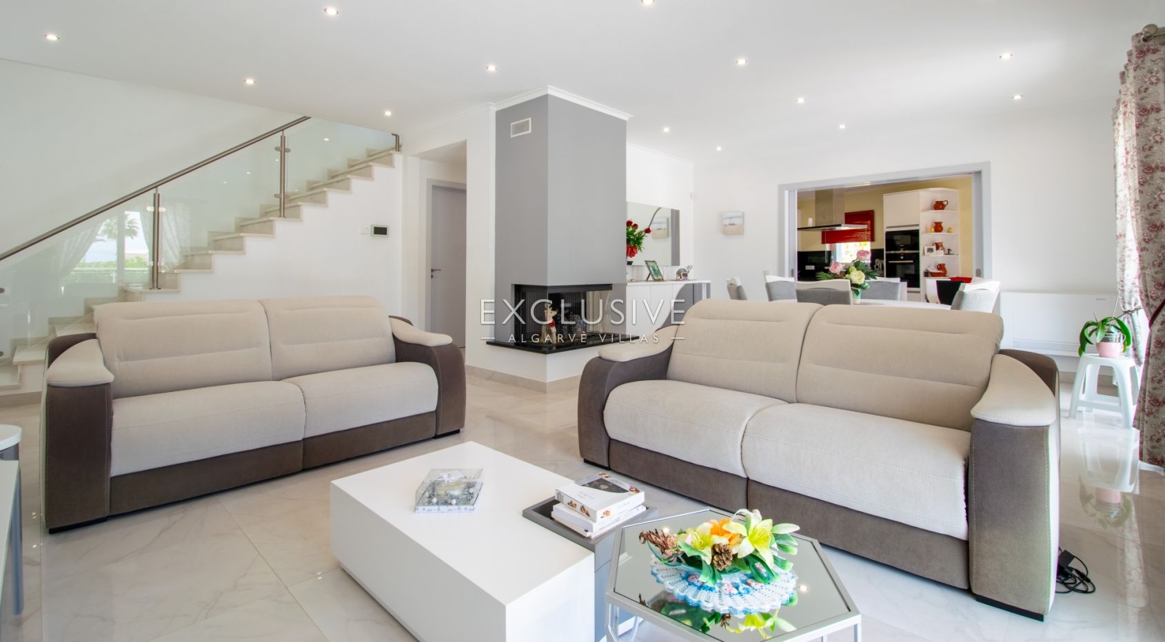 Buy Property in Carvoeiro - Luxury 4 bedroom villa with pool with sea views, Algarve
