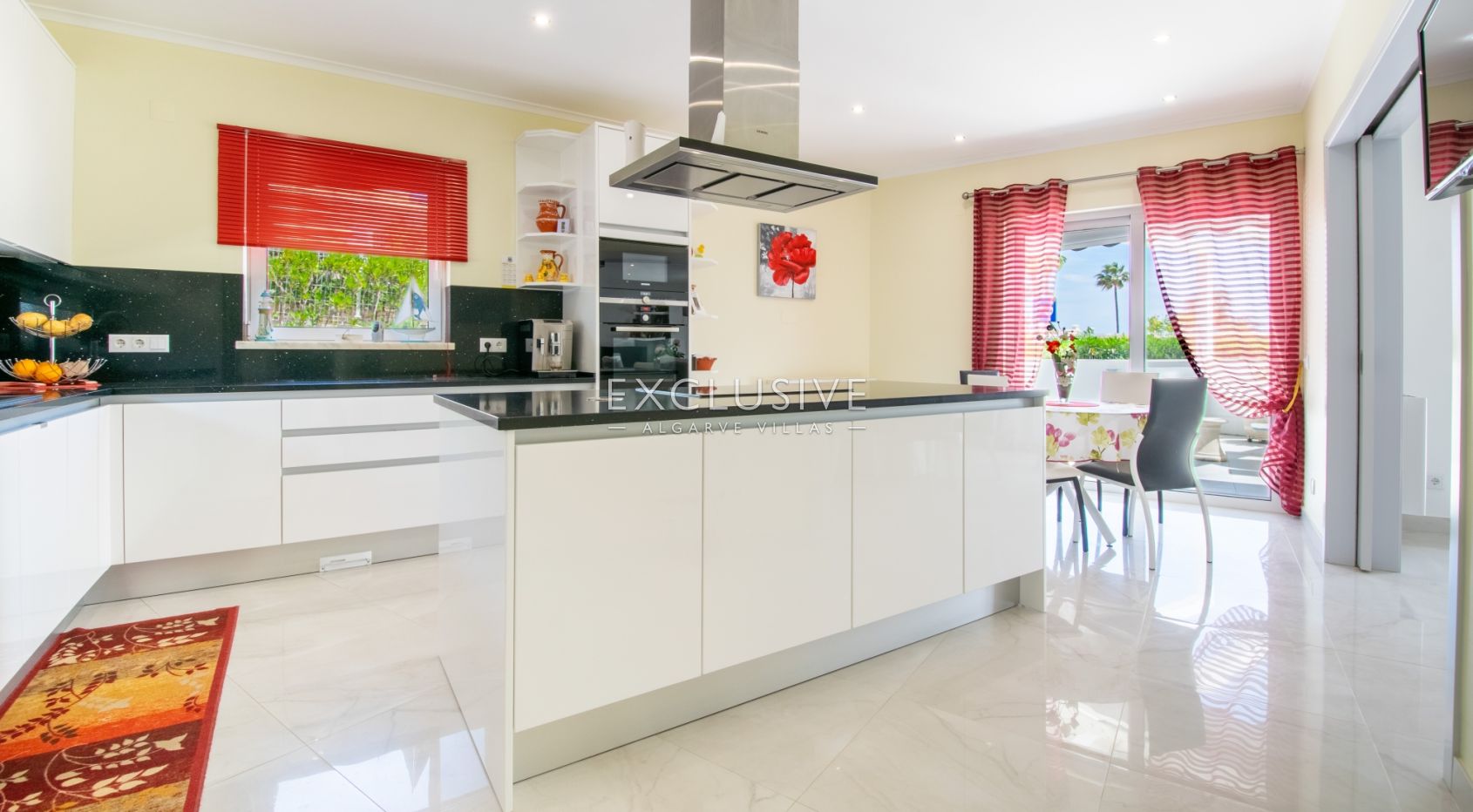 Buy Property in Carvoeiro - Luxury 4 bedroom villa with pool with sea views, Algarve