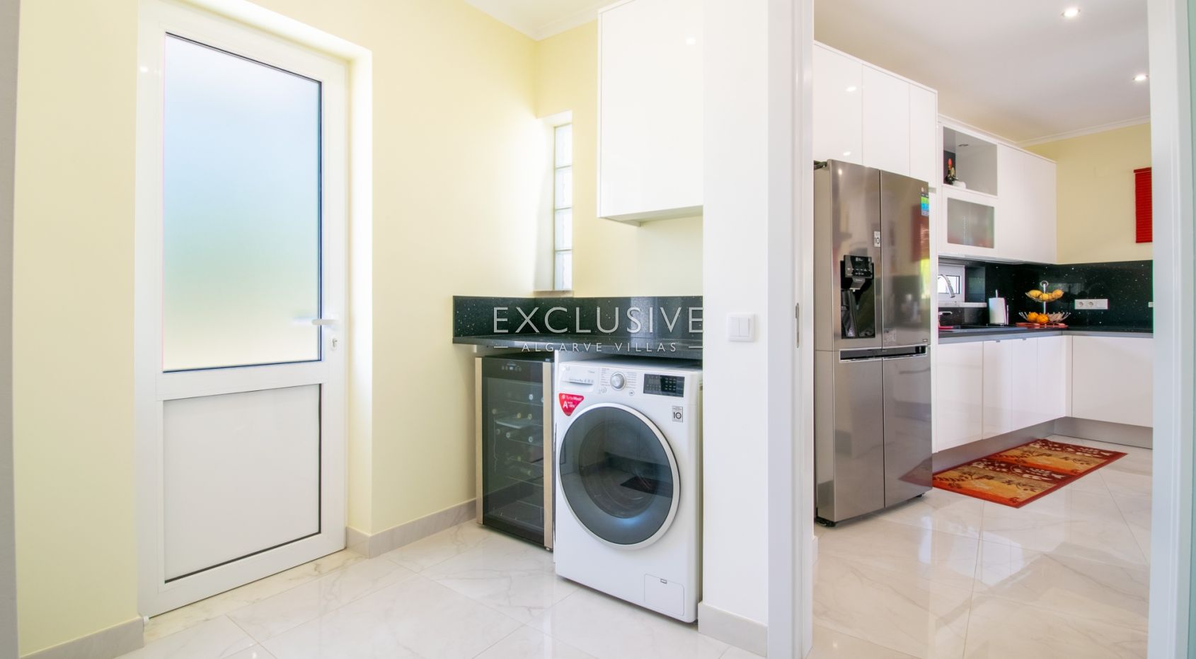 Buy Property in Carvoeiro - Luxury 4 bedroom villa with pool with sea views, Algarve