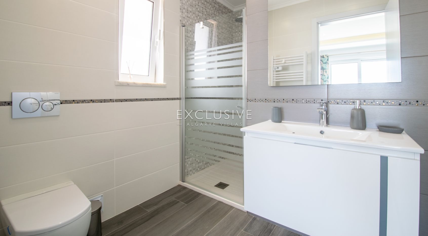 Buy Property in Carvoeiro - Luxury 4 bedroom villa with pool with sea views, Algarve