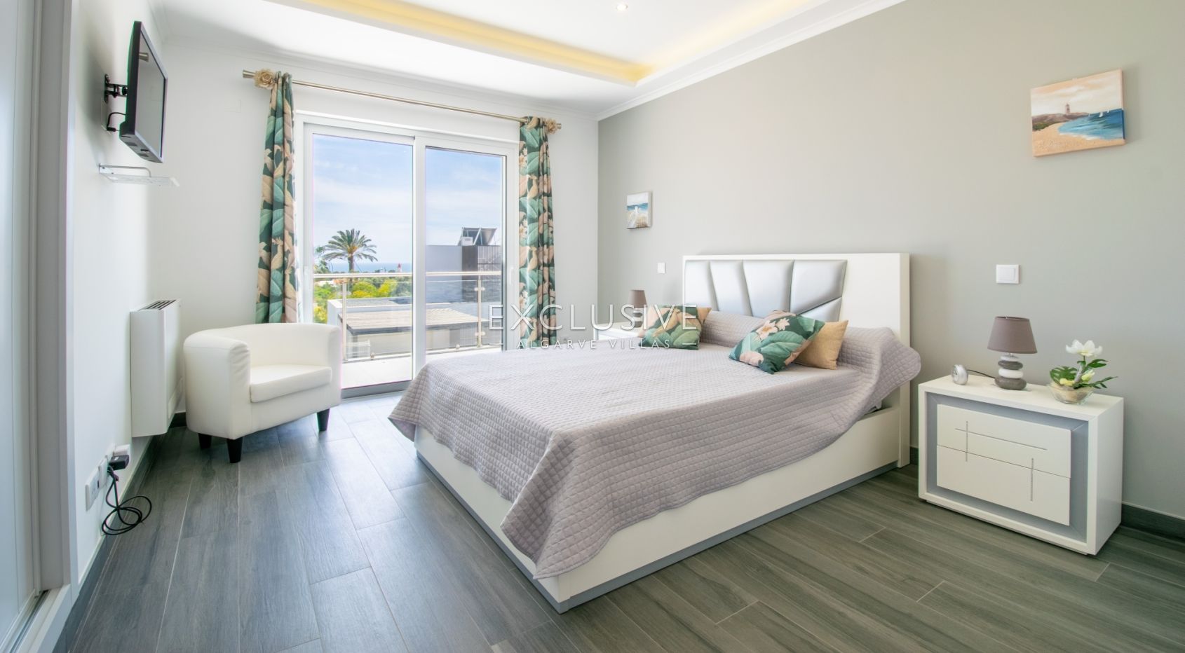 Buy Property in Carvoeiro - Luxury 4 bedroom villa with pool with sea views, Algarve