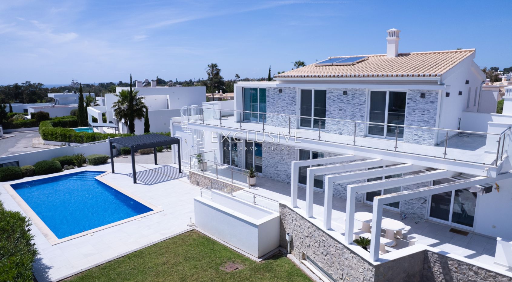 Buy Property in Carvoeiro - Luxury 4 bedroom villa with pool with sea views, Algarve