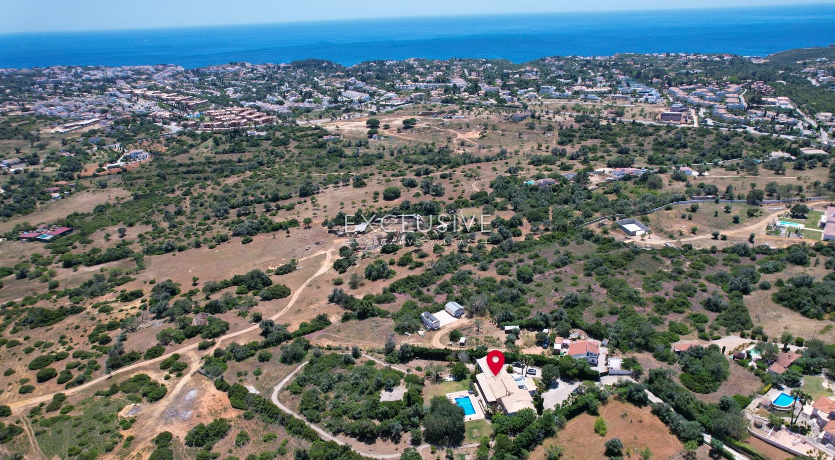4+2 bedroom villa with pool on large plot in Carvoeiro